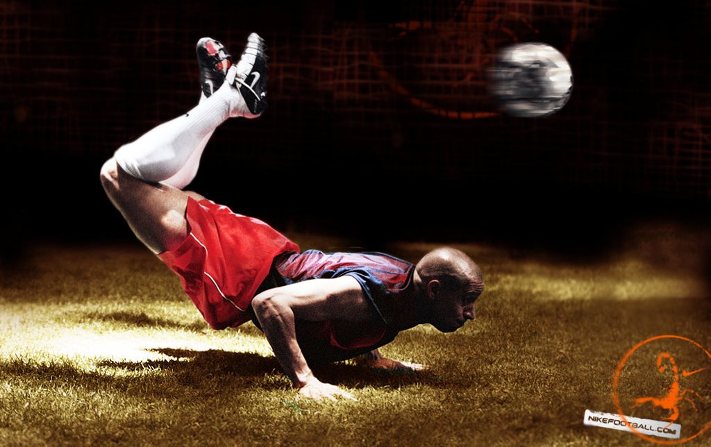 Roberto Carlos Nike.jpg
